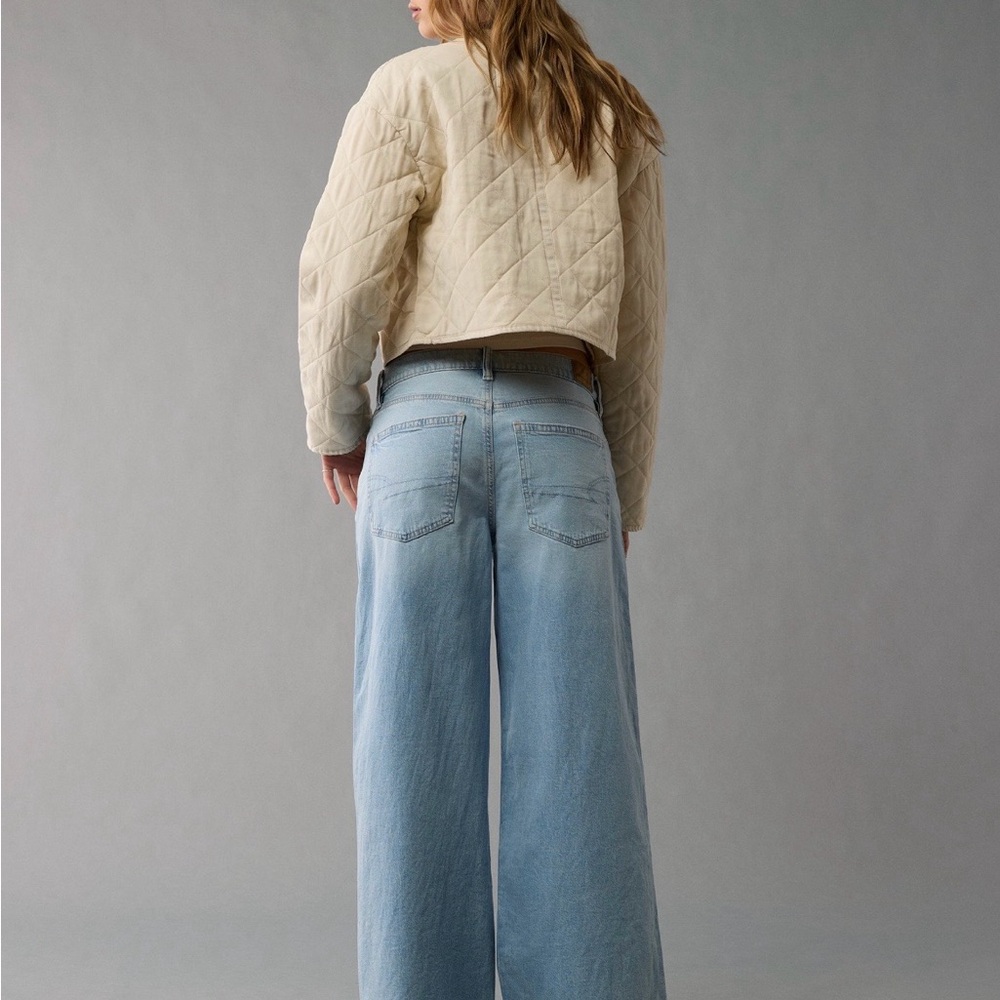 AE Dreamy Drape Strigid Low-Rise Ultra Wide-Leg Jean in Light Aglow - Picture 2 of 6
